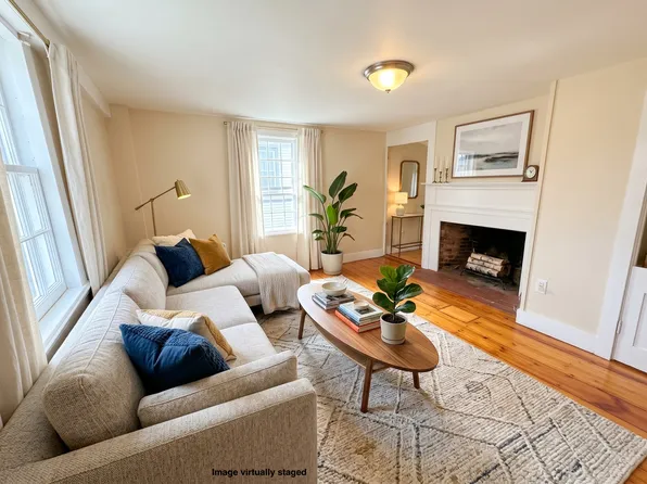 33 Gardner St APT 1, Portsmouth, NH 03801