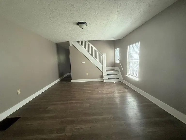 625 N Tacoma Ave — Photo 9