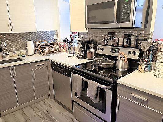 5th image of 150 Ellery St #B
