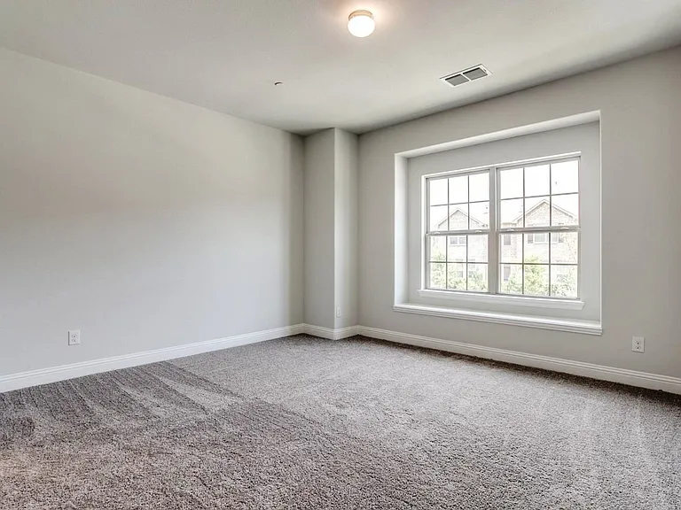 1006 Boyd Ln — Photo 3