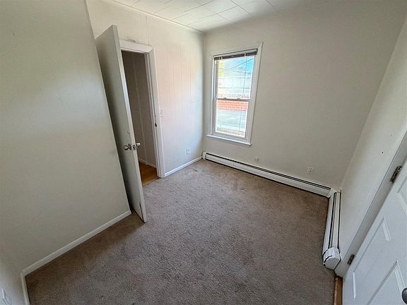 5th image of 44 Lincoln St #1