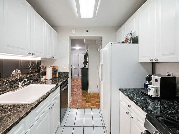 4th image of 404 E 76th St APT 3C