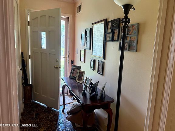 5th image of 8512 Bridgewood Dr