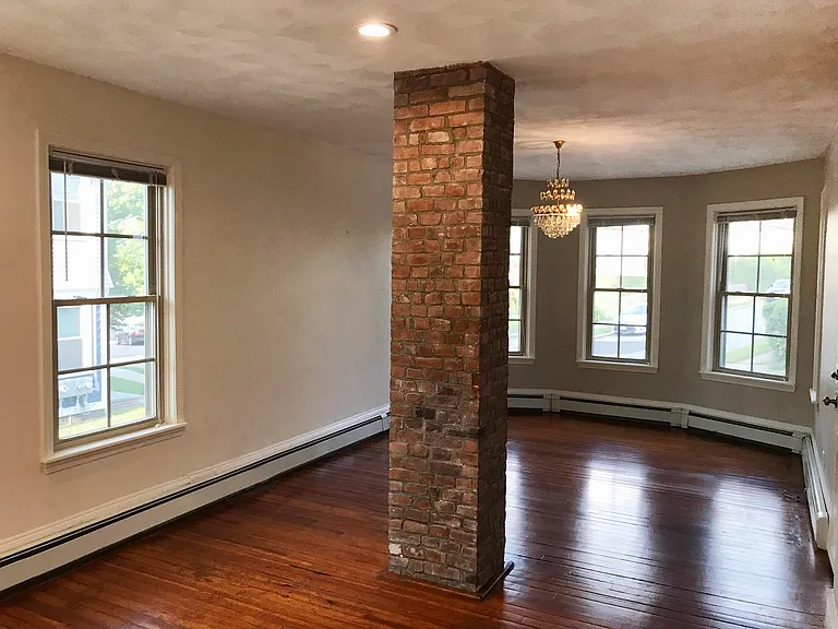 240 Camp St #1 — Photo 8