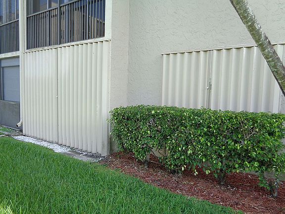 4th image of 7860 NW 50th St APT 105