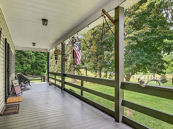 4th image of 33244 Widener Valley Rd