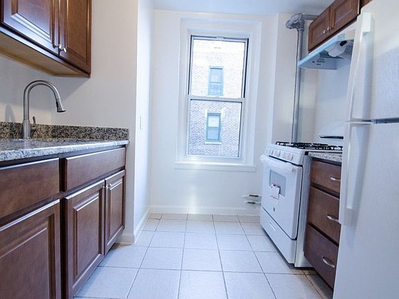 3rd image of 3418 91st St APT B41
