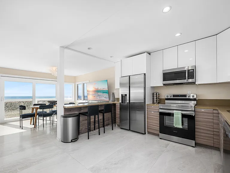 1211 Seal Way #B — Photo 8
