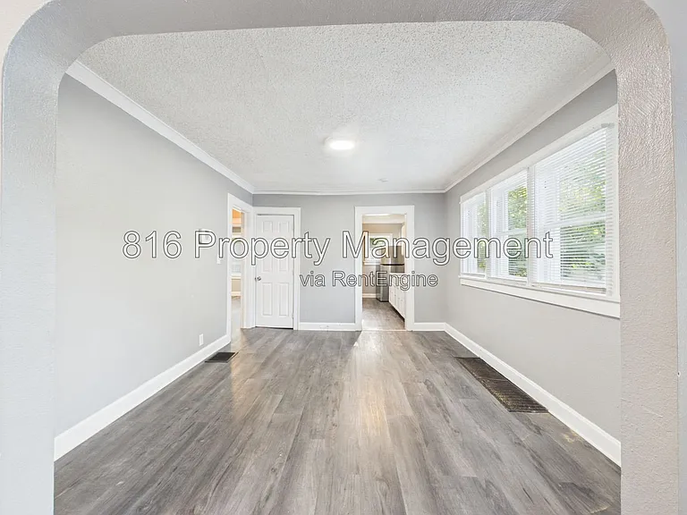 6808 S Benton Ave — Photo 6