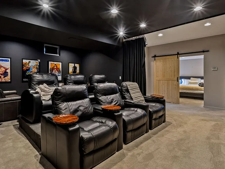 Building's Lounge