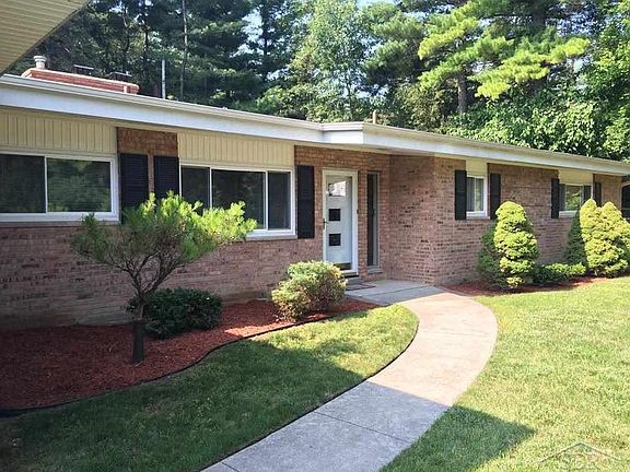 2nd image of 4621 Ashland Dr
