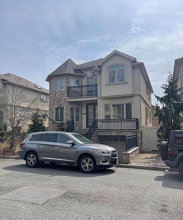 1st image of 34 Bruno Ln