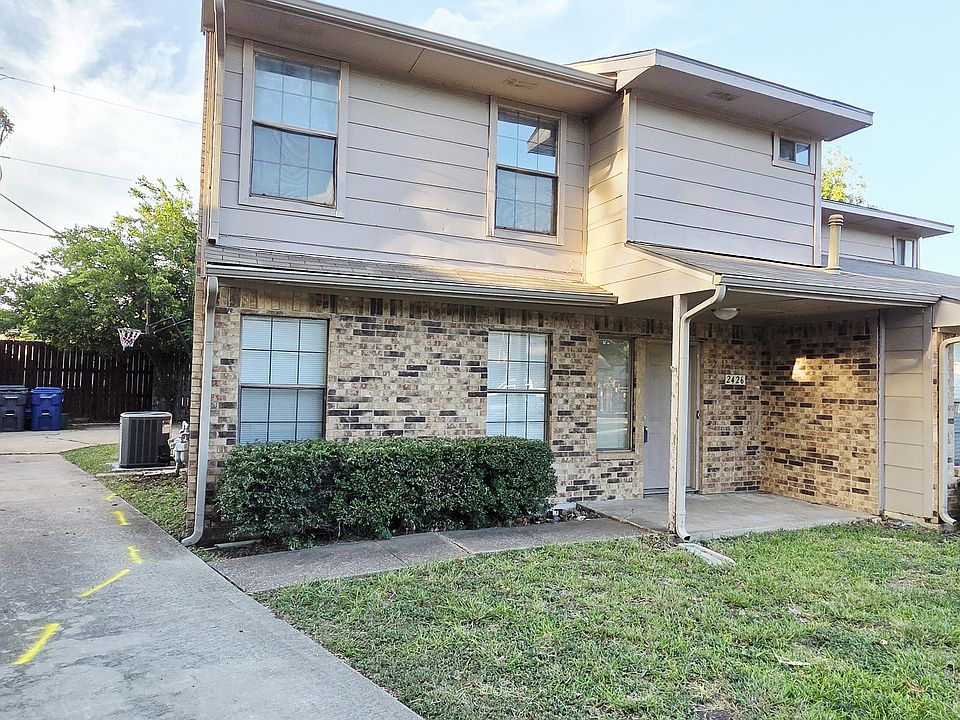 1st image of 2426 Lakeview Cir