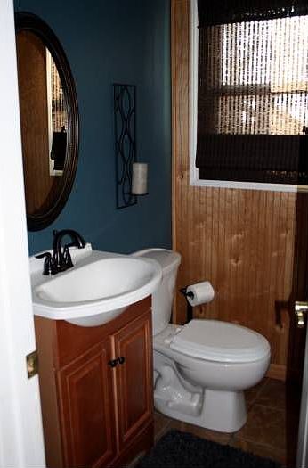 lower level 1/2 bath