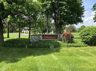 11 Meadows Dr, Melrose, NY 12121