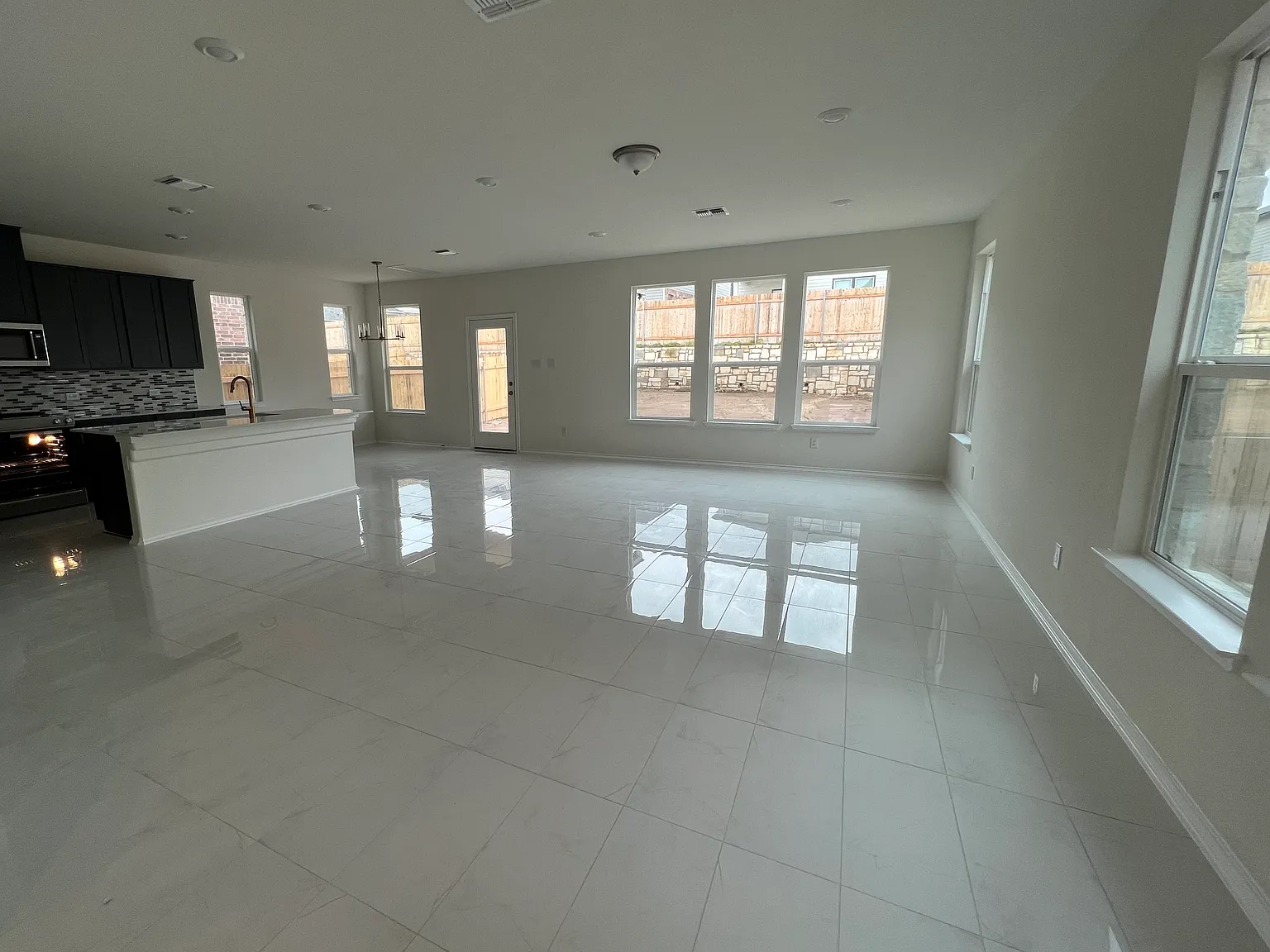 14602 Jackson Browning Ln — Photo 3