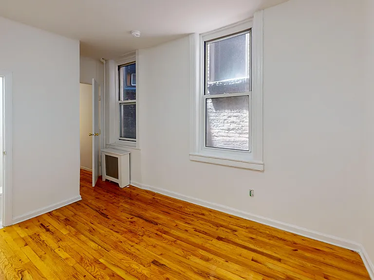 220 E 89th St #15 — Photo 8