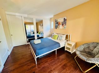 7283 Camino Degrazia UNIT 18, San Diego, CA 92111