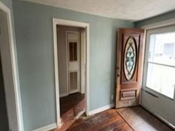 3rd image of 509 W Oak St