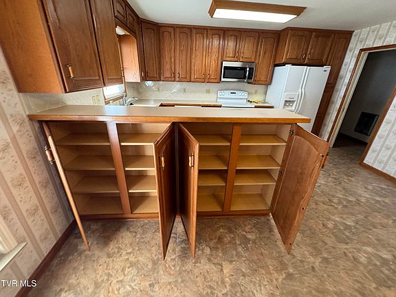 5th image of 1763 Sylvan Hill Rd