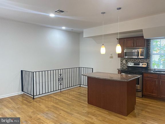 2nd image of 1218-20 N Hope St #2
