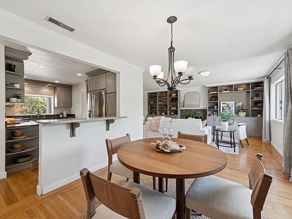 5th image of 404 Vendola Drive
