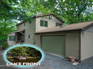 152 Edgewater Dr, Dingmans Ferry, PA 18328