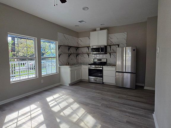 3rd image of 512 Hill Rd