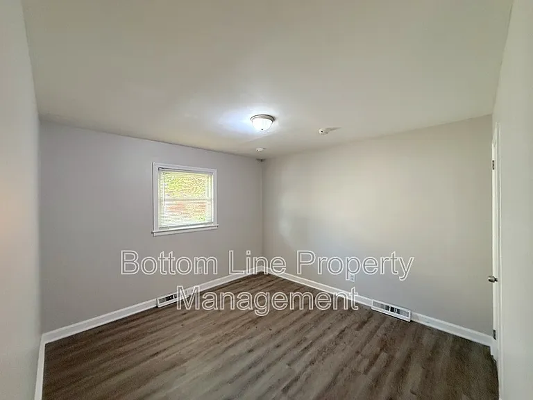 1408 Dean St — Photo 8