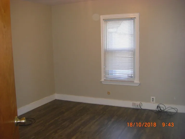 21395 Oxford Ave — Photo 19