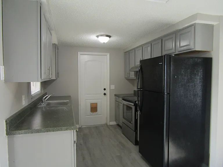 11611 Constance Dr — Photo 6