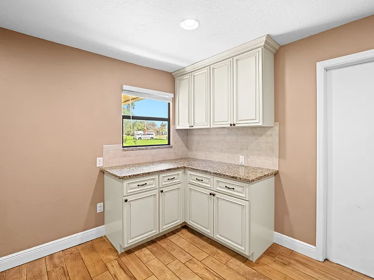 3725 Laurette Rd — Photo 14