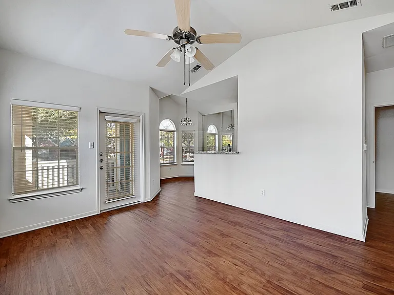 600 Leah Avenue 058