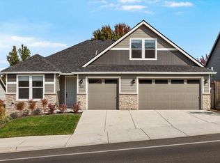 321 Arrowhead Trl, Eagle Point, OR 97524