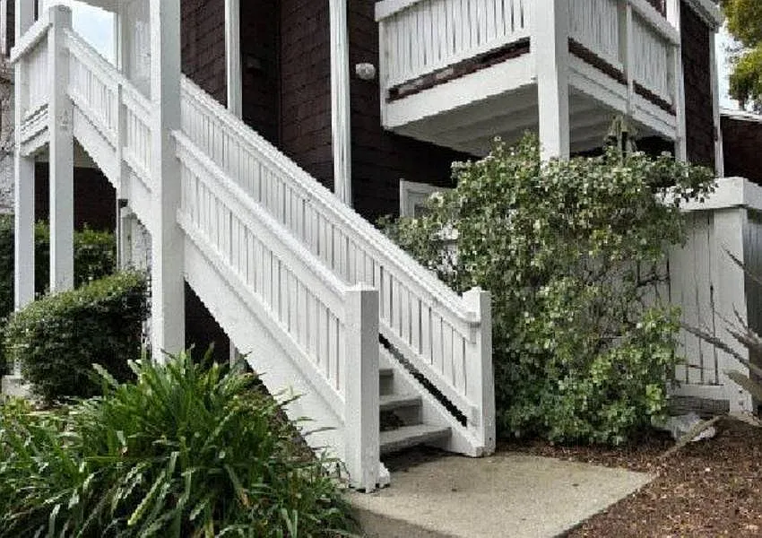 181 Bayside Ct photo 1