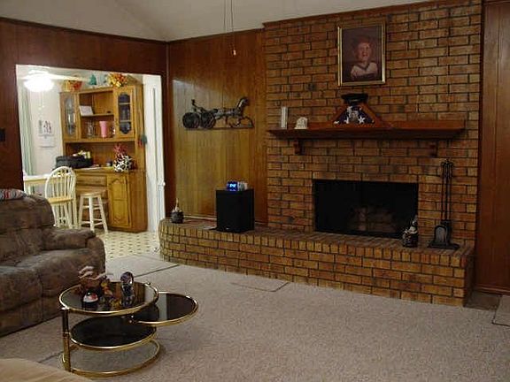 3rd image of 1019 Florence Dr