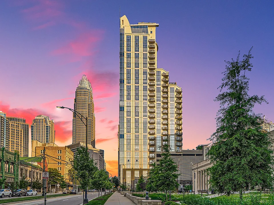 333 W Trade St #708