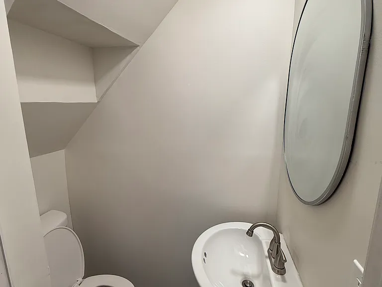 108 W Green St #110 — Photo 6