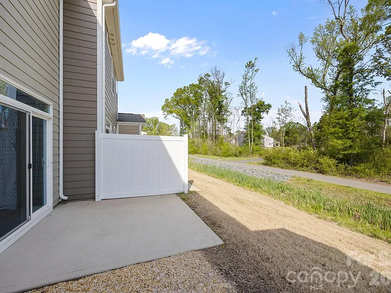 3954 Rothwood Ln — Photo 14