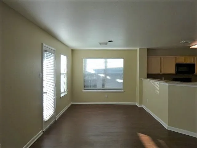 7534 Appleberry Dr — Photo 3