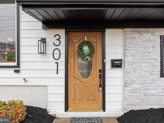 3rd image of 301 Cardinal Rd