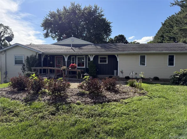 10785 Burlingame Ave SW, Byron Center, MI 49315