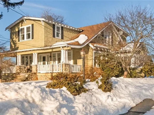 87 Kermit St, Woonsocket, RI 02895