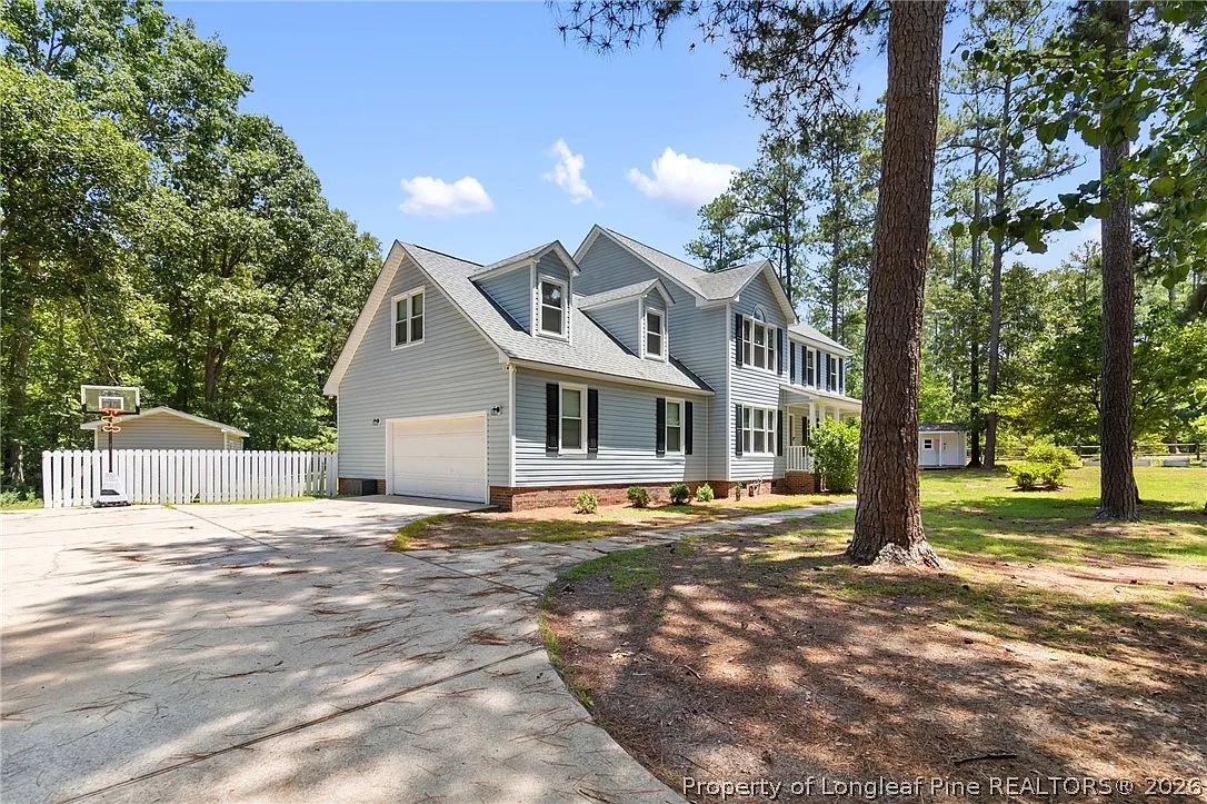 4 bed, 2.5 bath, 2981 sqft, $2,300 — Photo 3