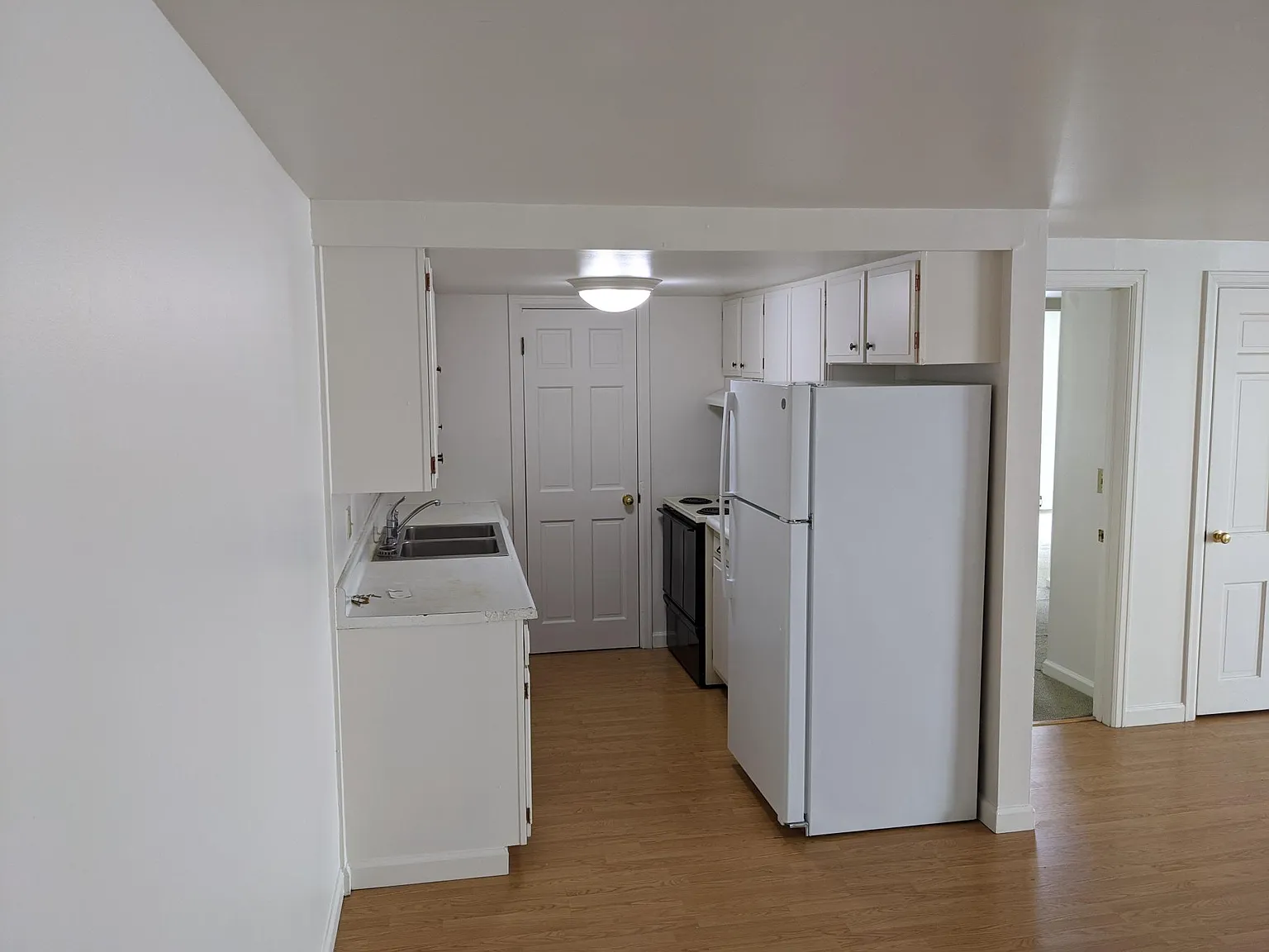 348 College St — Photo 4