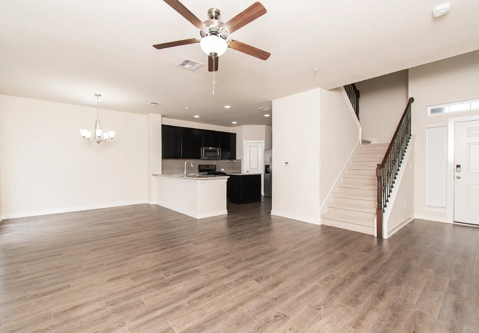 1101 E Parmer Ln — Photo 3