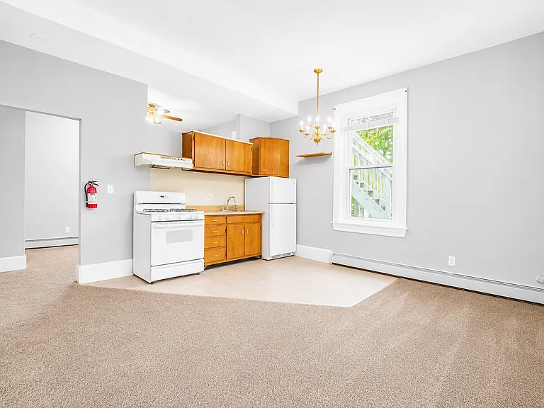 239 Vine St — Photo 2