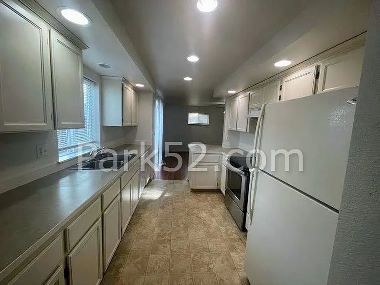 1425 82nd Street Ct E — Photo 4