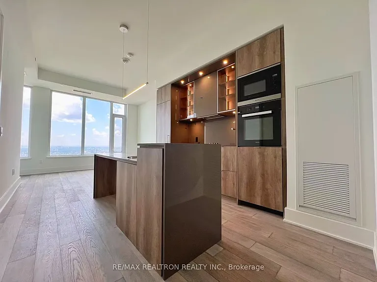 11 Yorkville Ave #6101 — Photo 13