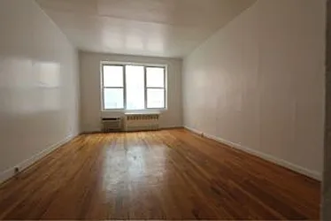 Rented by Robyn Lee, LREB